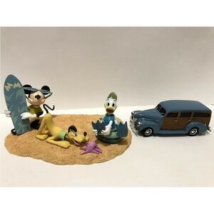 Mickey’s Day At The Beach Disney 1940 Ford Woody Limited Edition New in Box Rare